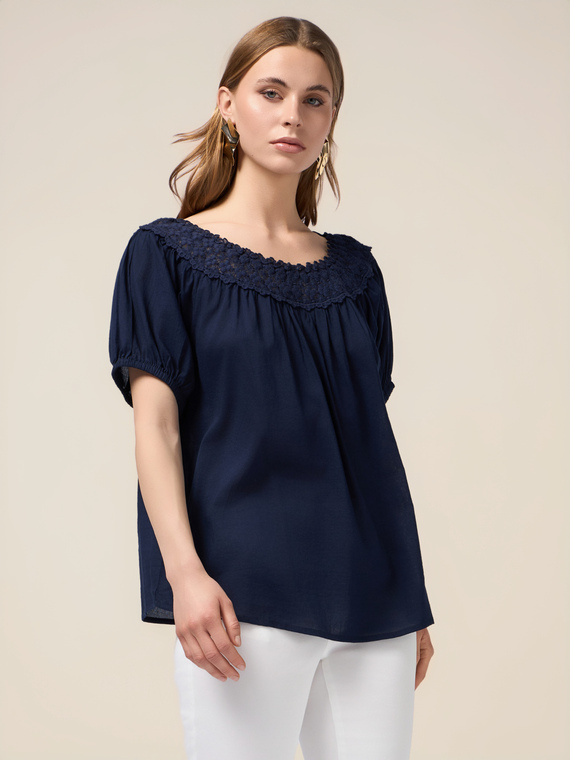 Muslin blouse with lace