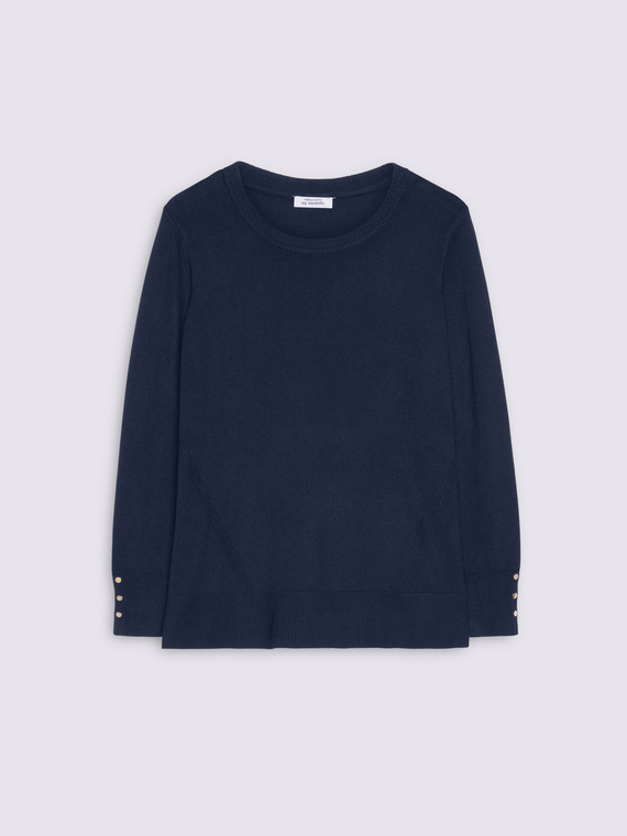 Pull col rond avec boutons aux poignets