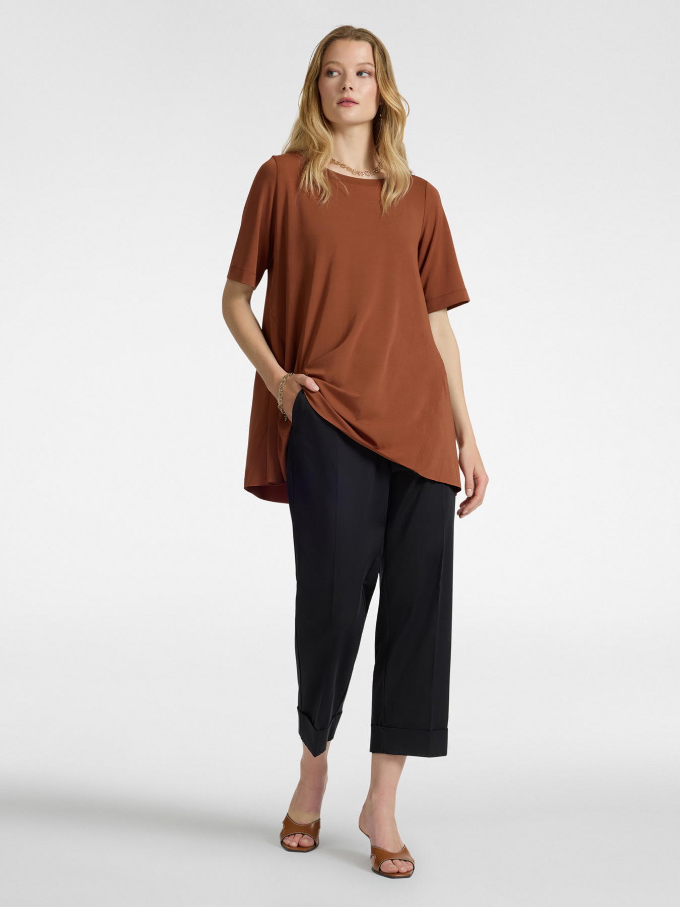 Langes T-Shirt aus Crêpe-Jersey image number 2