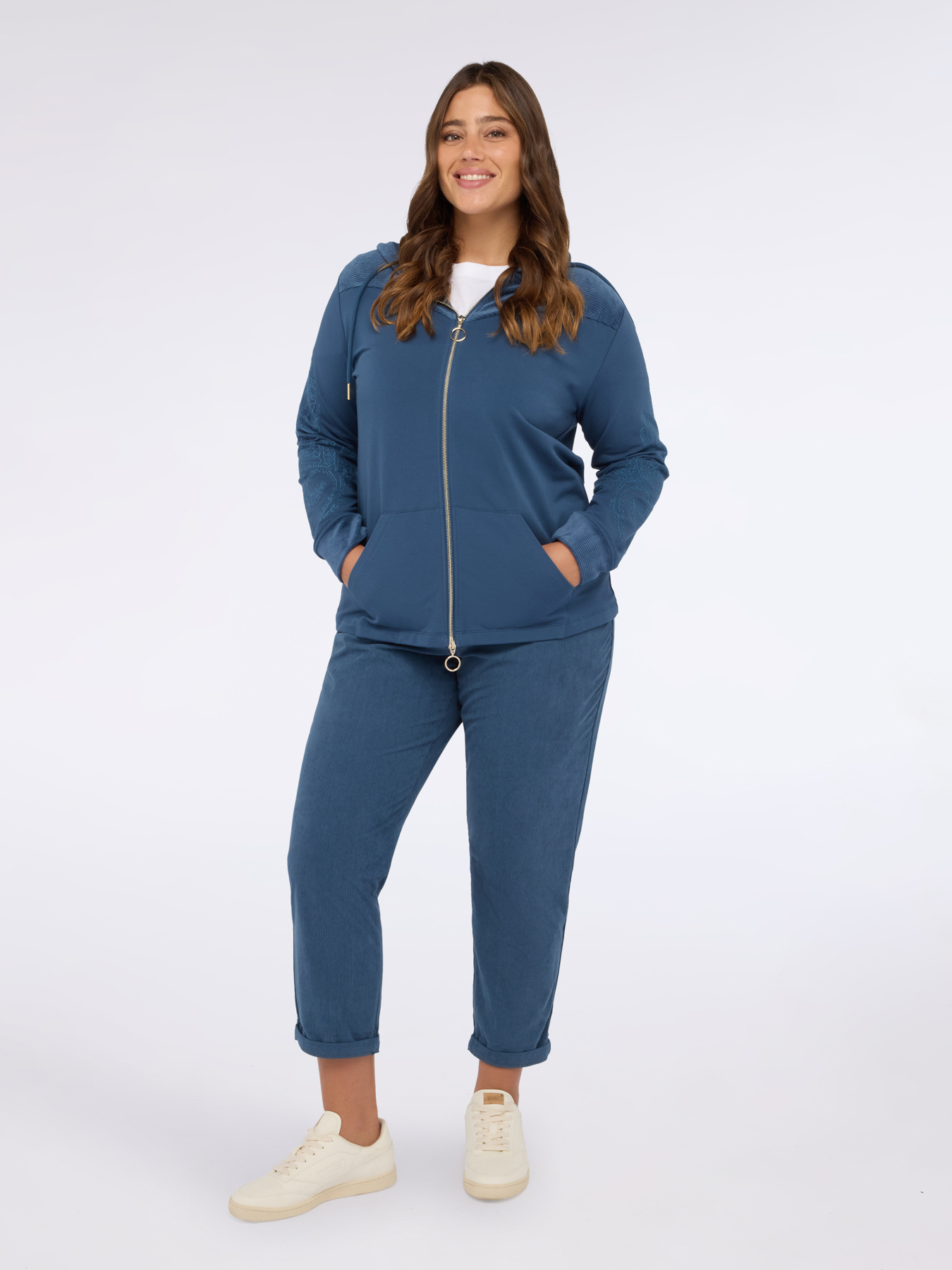 Offener Kapuzenpullover mit Blumenstickereien image number 0