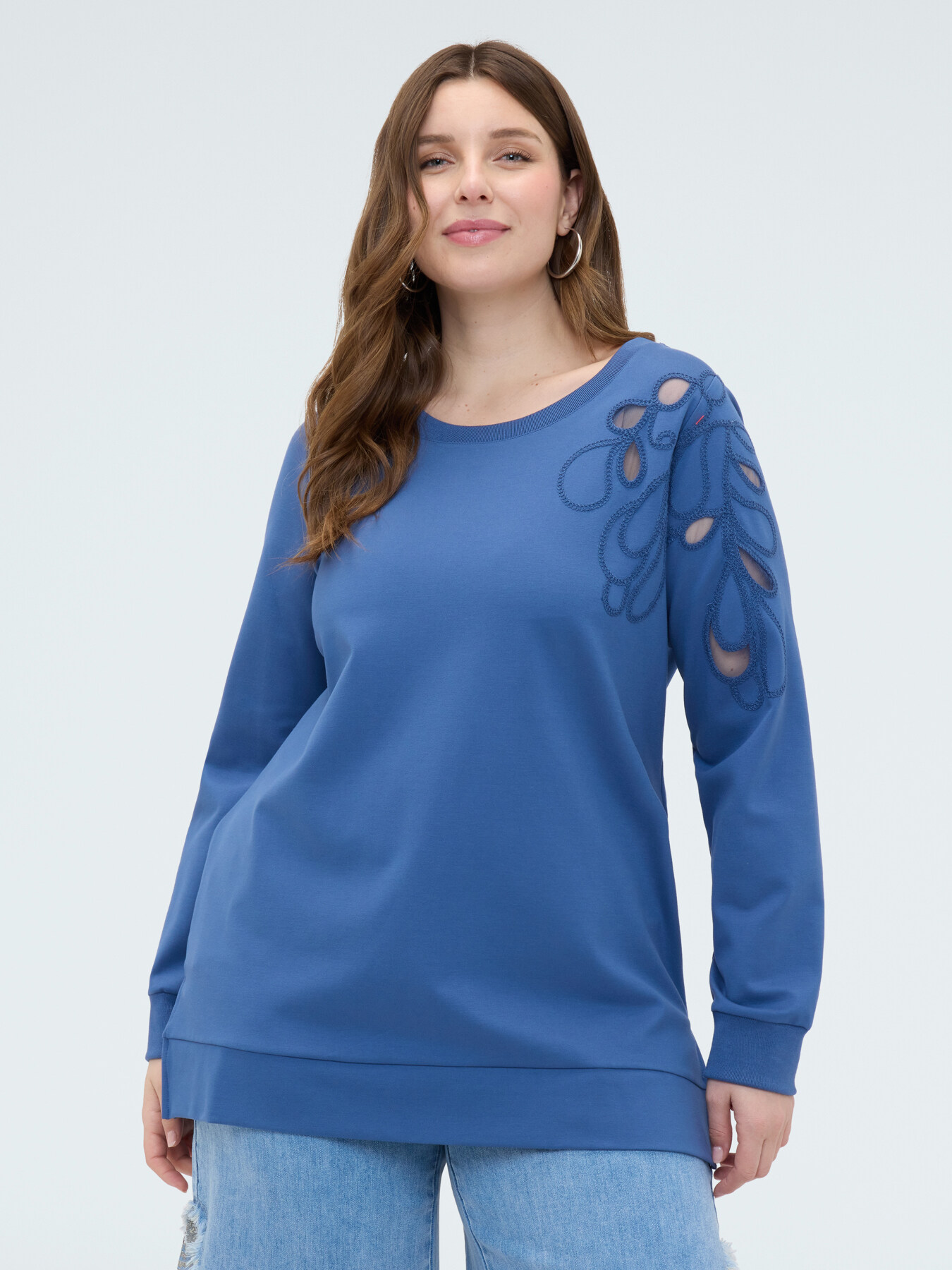 Sweat-shirt avec broderie florale et d&eacute;coupes image number 2