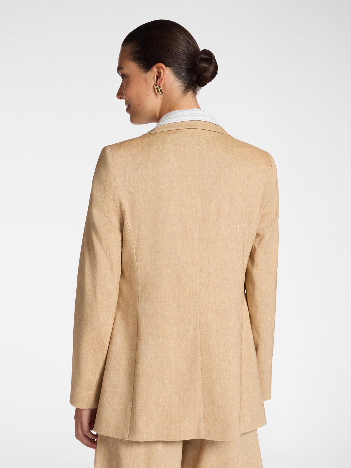 Blazer en m&eacute;lange de lin simple boutonnage image number 1