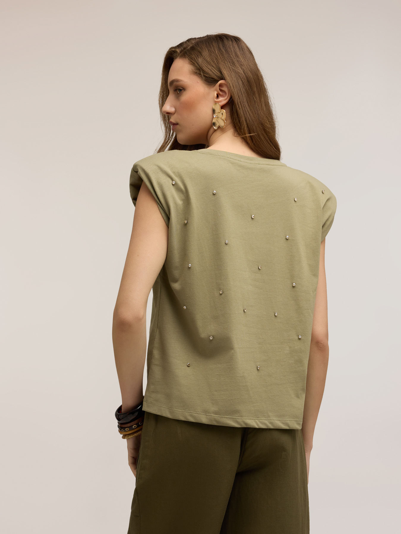 Tricou cu aplicații de pietre image number 1
