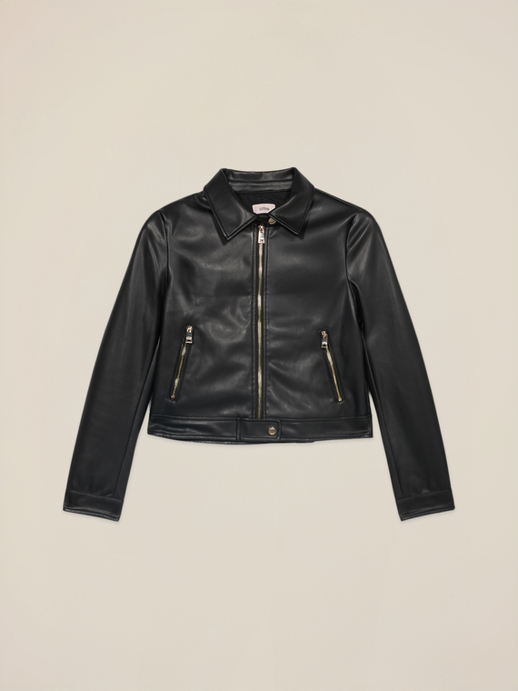 Chiodo corto con zip e bottoni