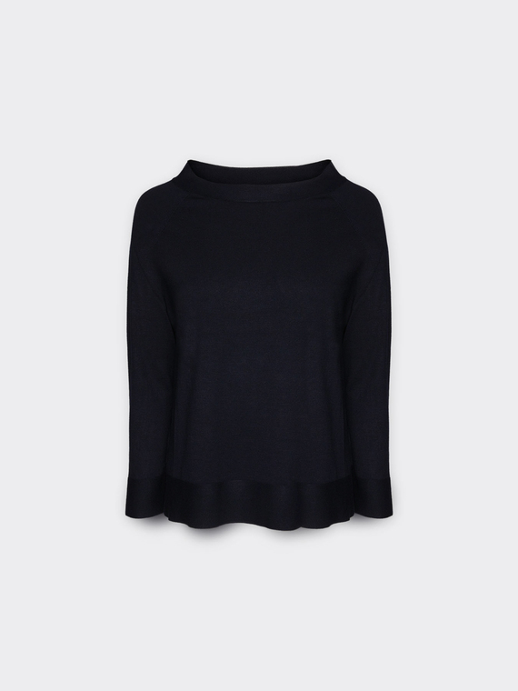 Sweater with boat neck