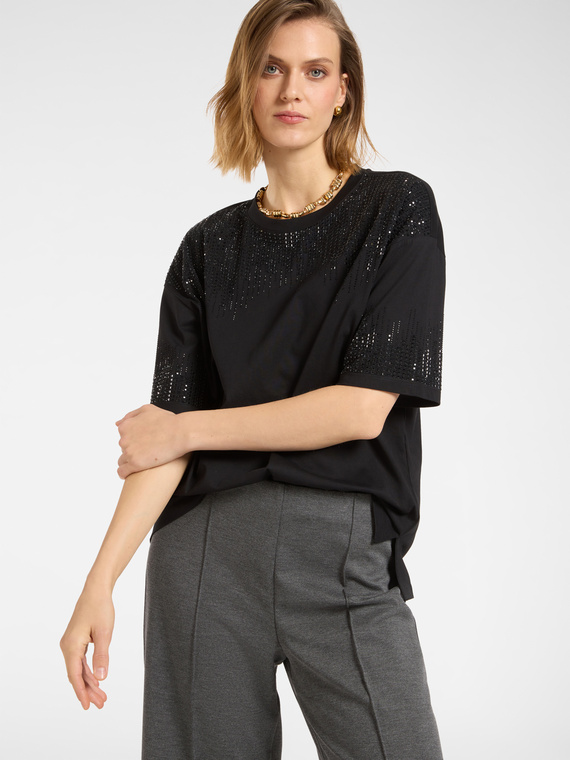 T-Shirt mit Stickerei