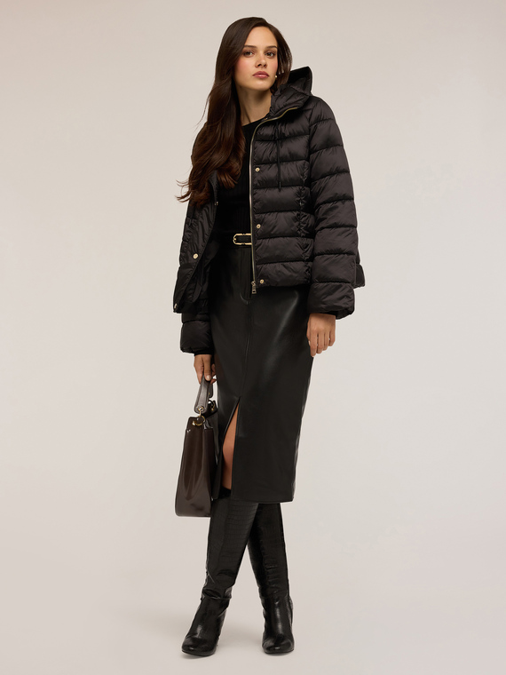 Piumino in nylon lucido