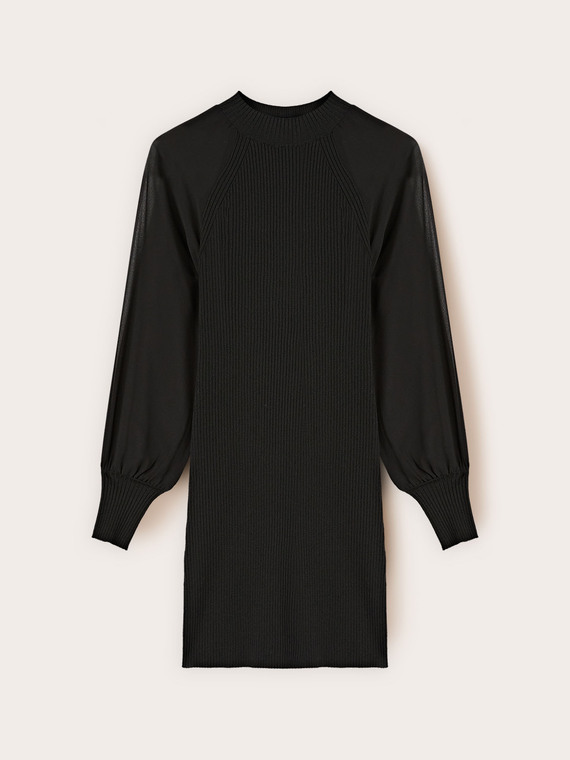 Knit dress with raglan sleeves