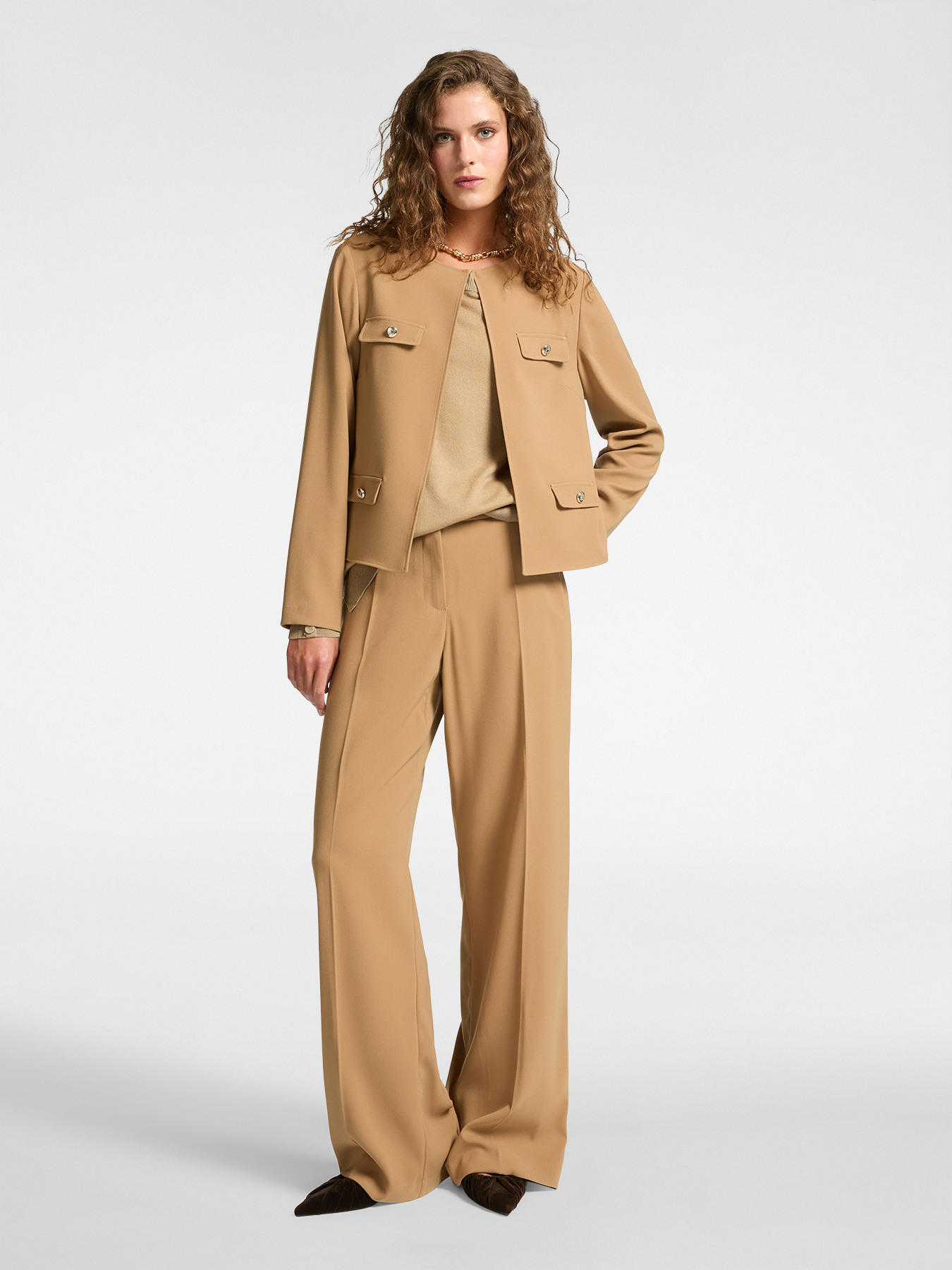 Veste courte à col ras du cou image number 2