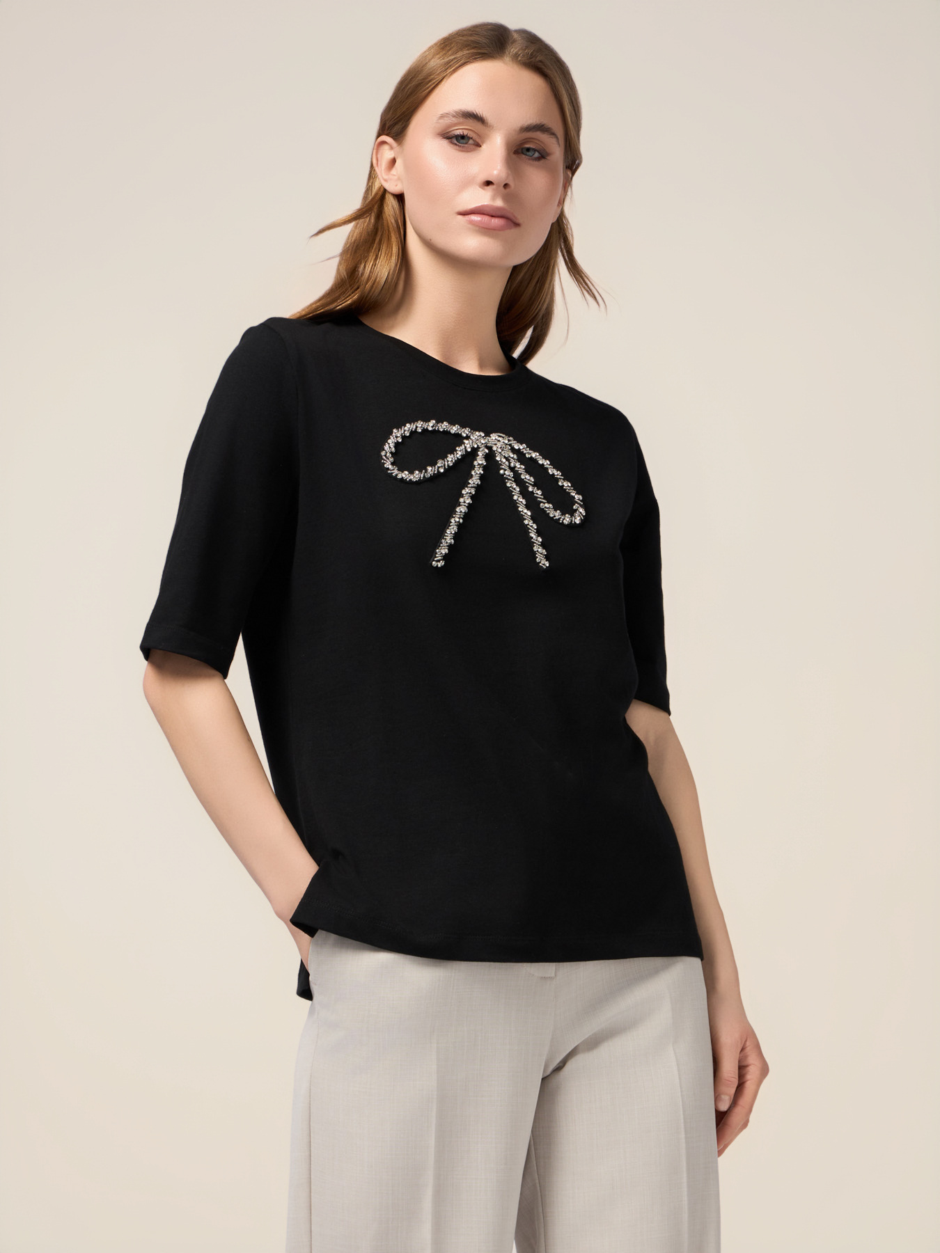 T-shirt with rhinestone bow image number 0