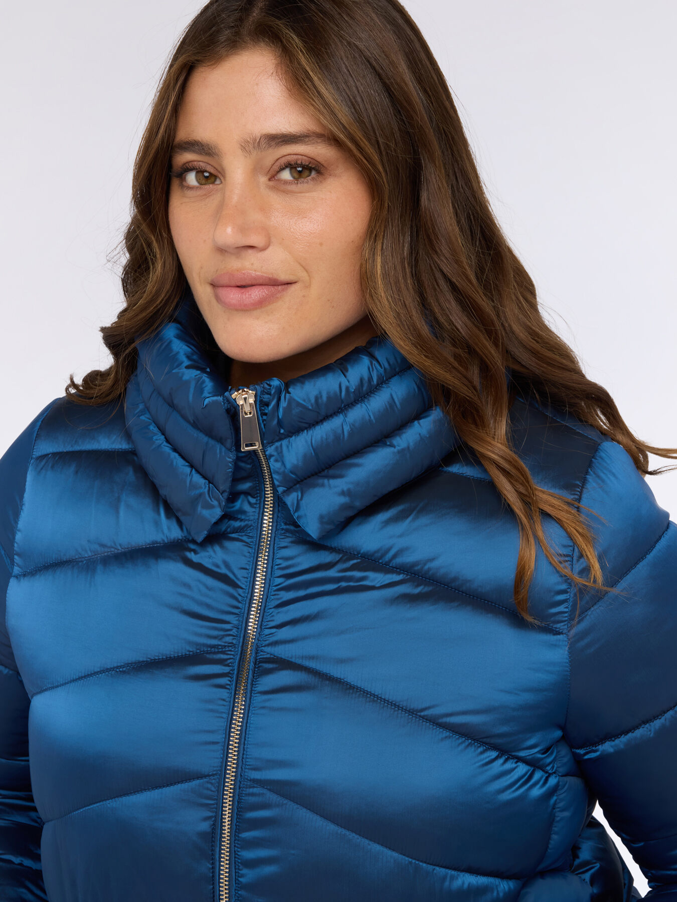 Down jacket with high collar image number 3