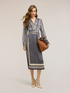 Hemdblusenkleid aus Satin mit Foulard-Muster image number 0