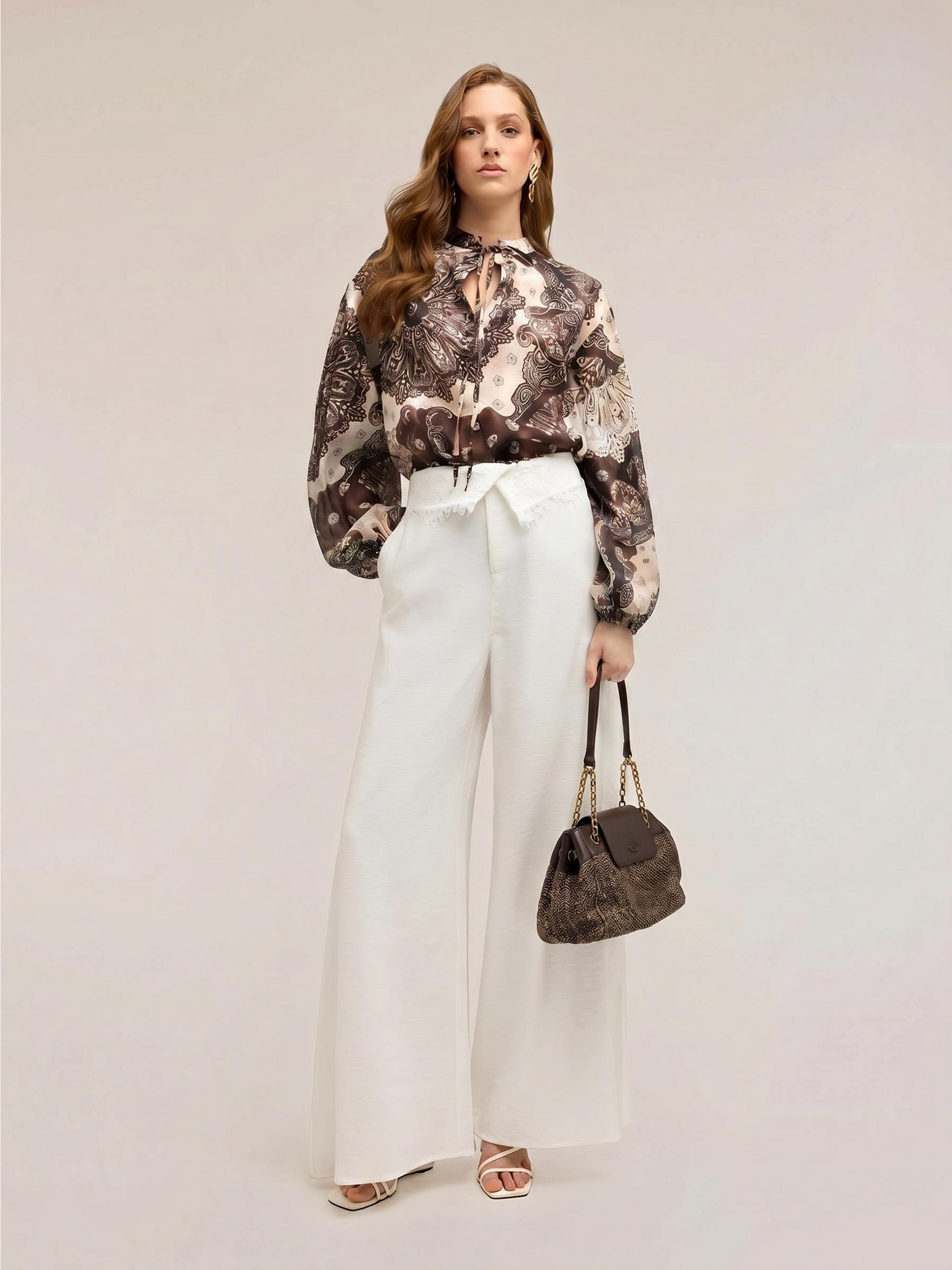 Poplin blouse with print and balloon sleeves image number 3