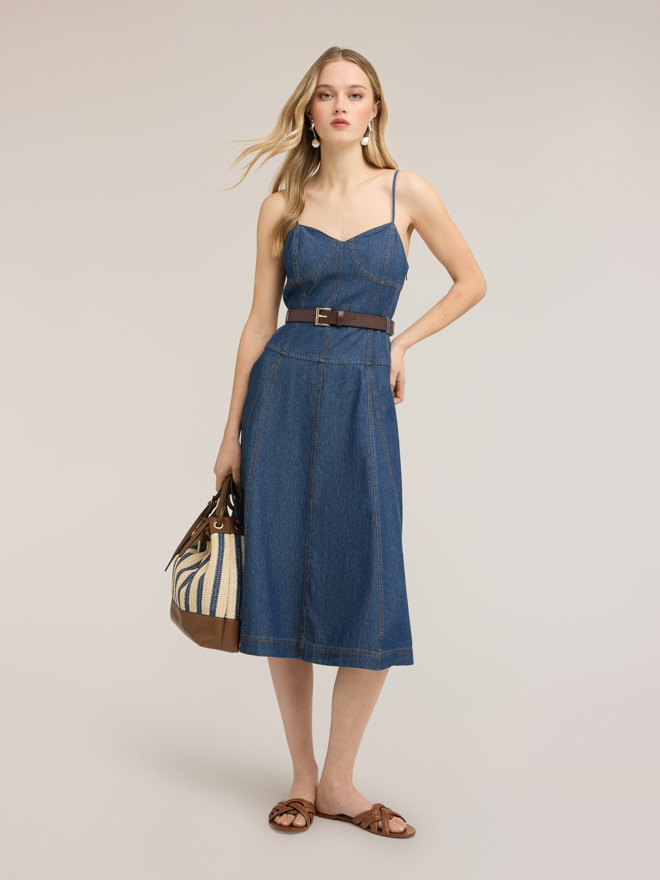 Rochie midi din denim cu decolteu &icirc;n formă de inimă image number 2