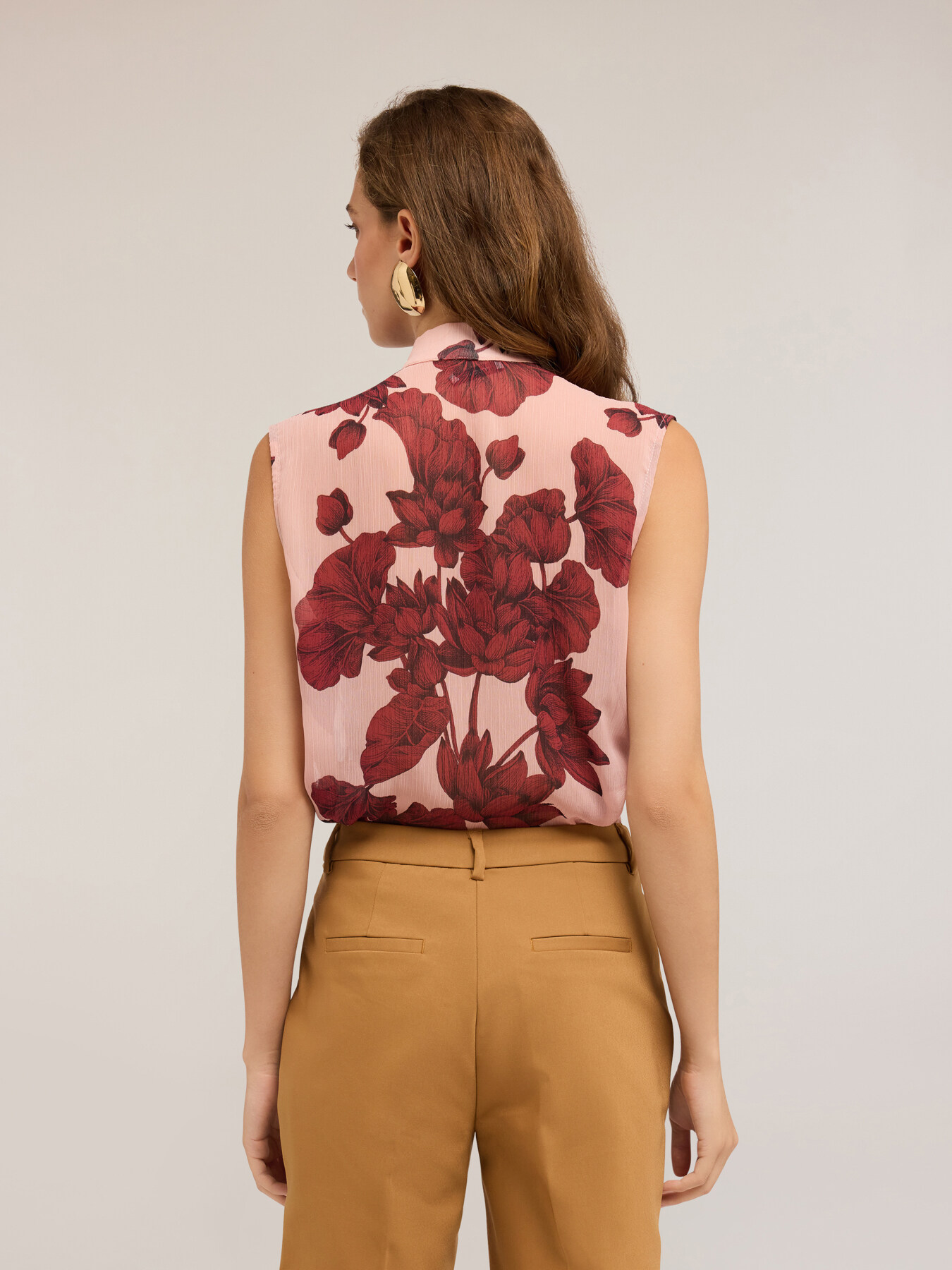 Floral blouse in crêpon image number 1