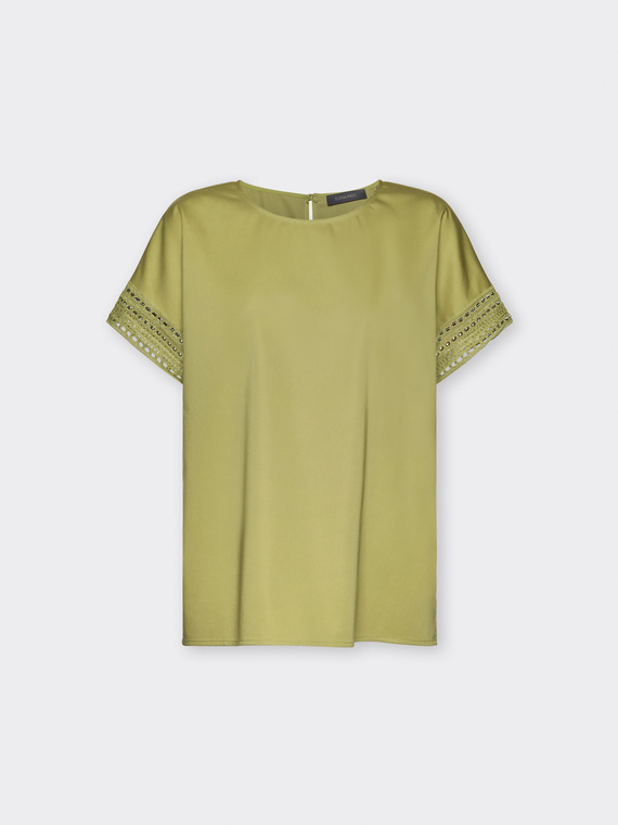 Bluse mit Spitzenr&auml;ndern