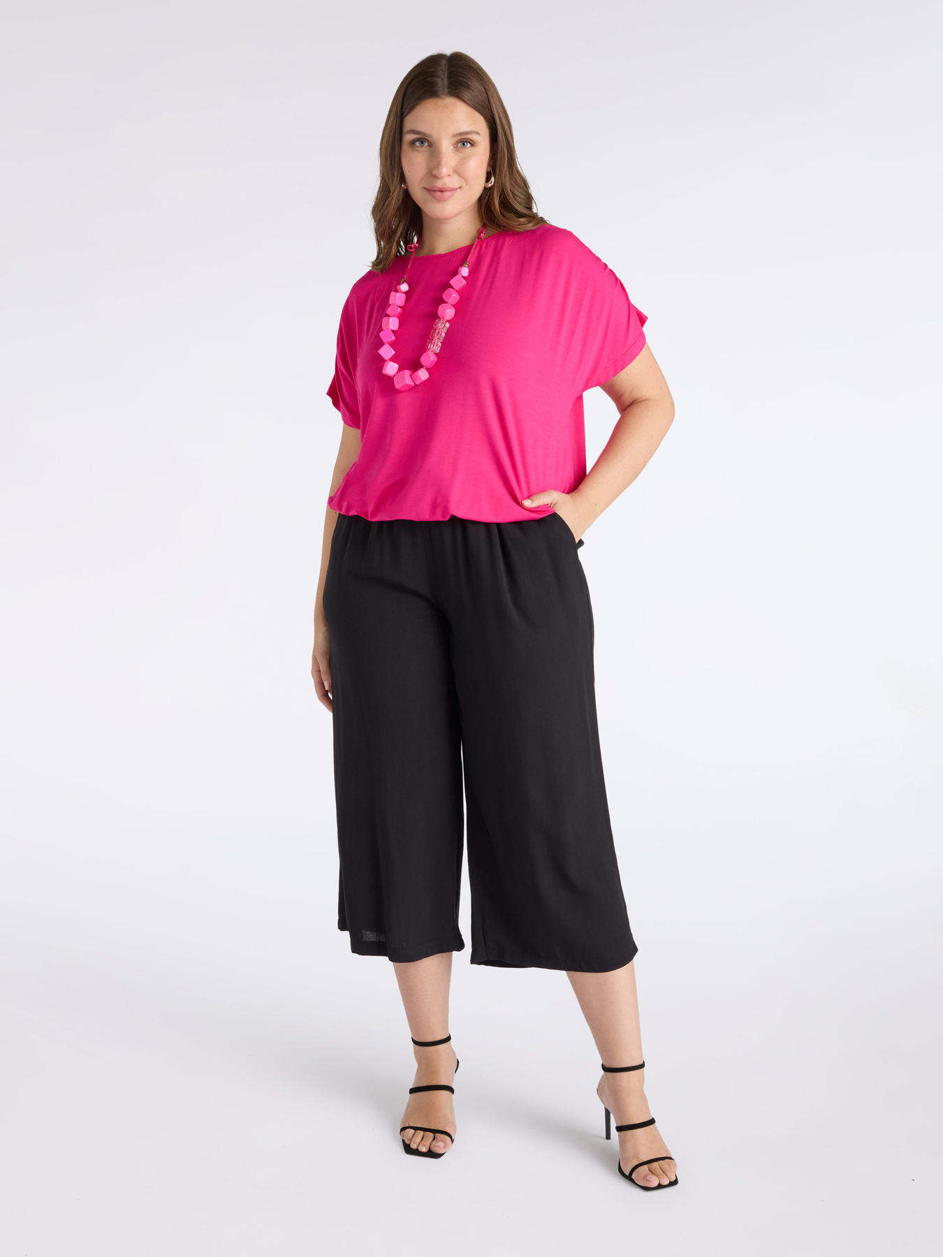 Wide cropped trousers image number 0