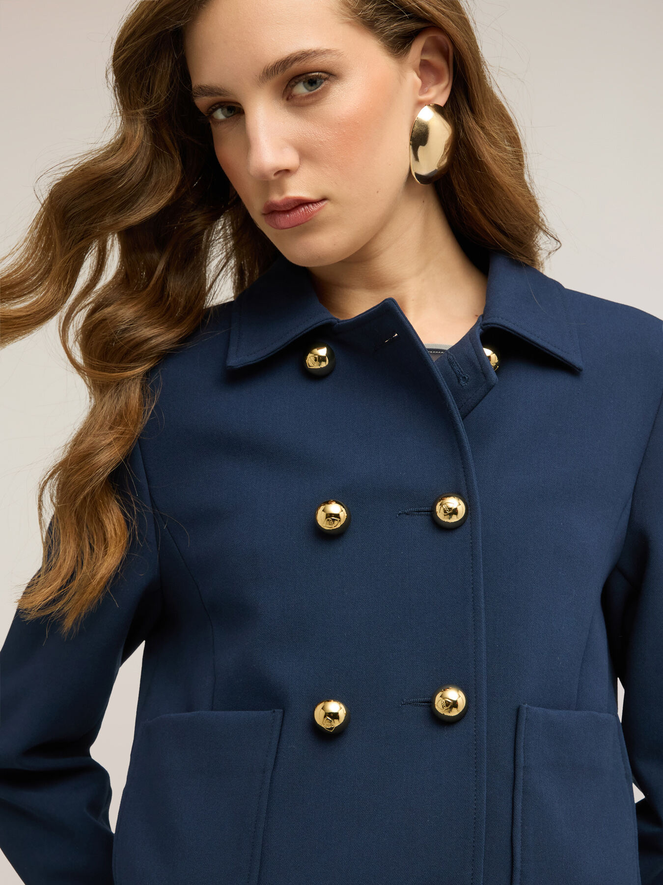 Zweireihige Jacke mit aufgesetzten Taschen image number 3