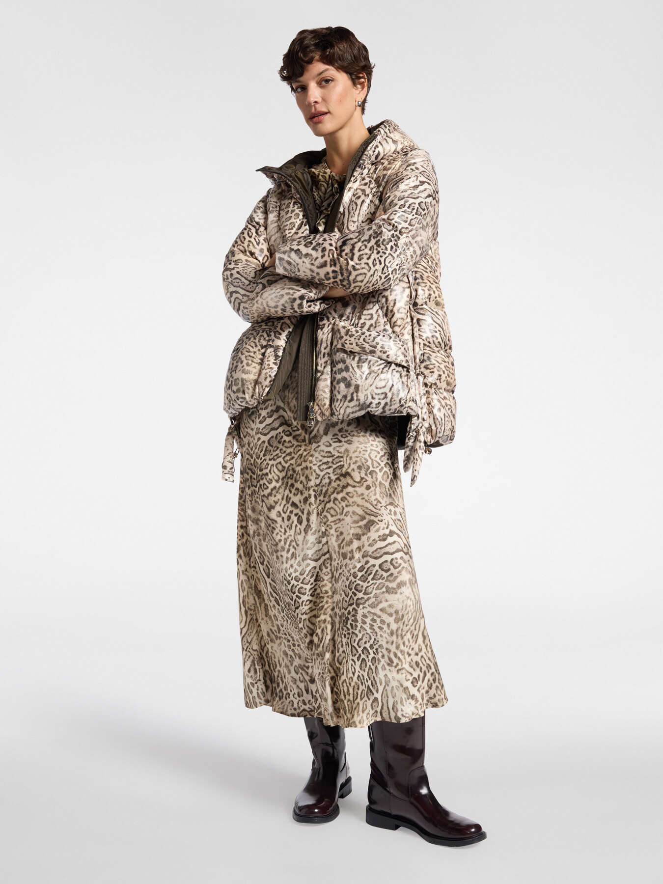 Animal print down jacket image number 3