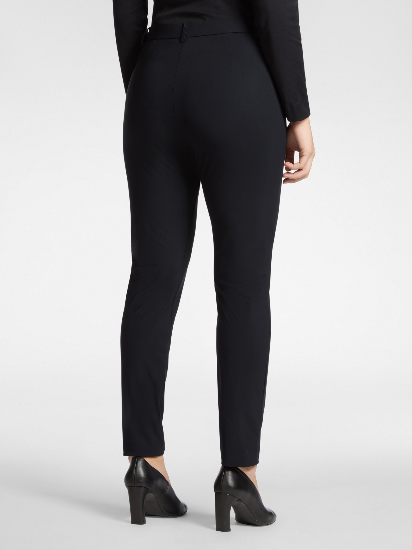 Pantalon chino en jersey image number 1