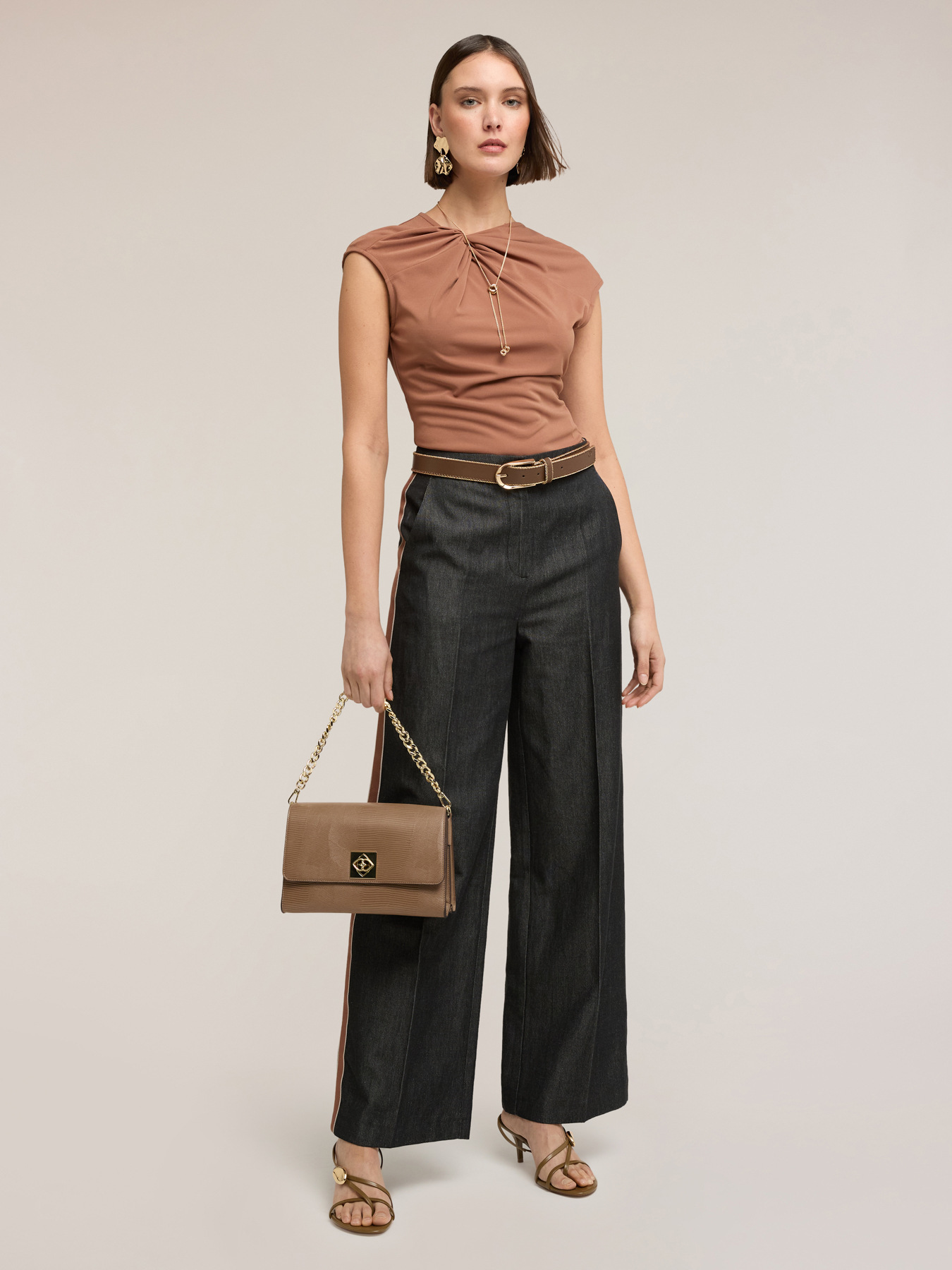 Jersey top with knot image number 3