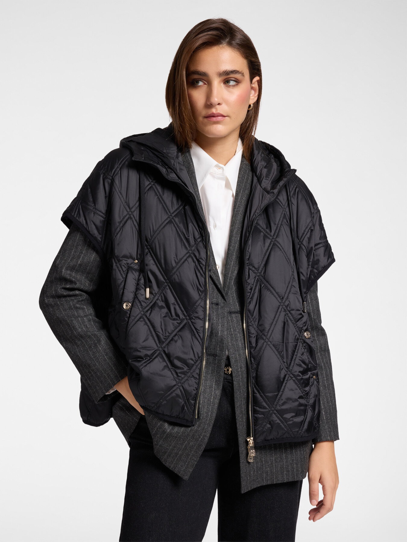 Quilted down jacket with short sleeves image number 0