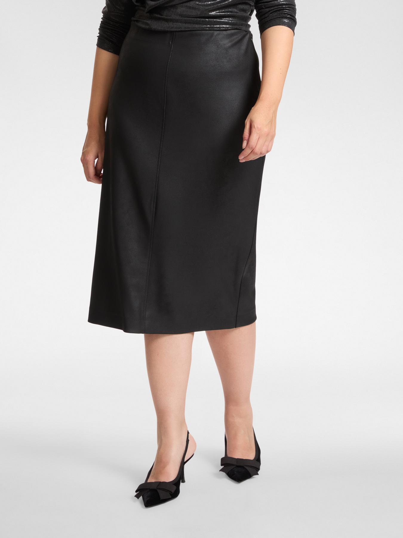 Coated Milanese stitch skirt image number 2