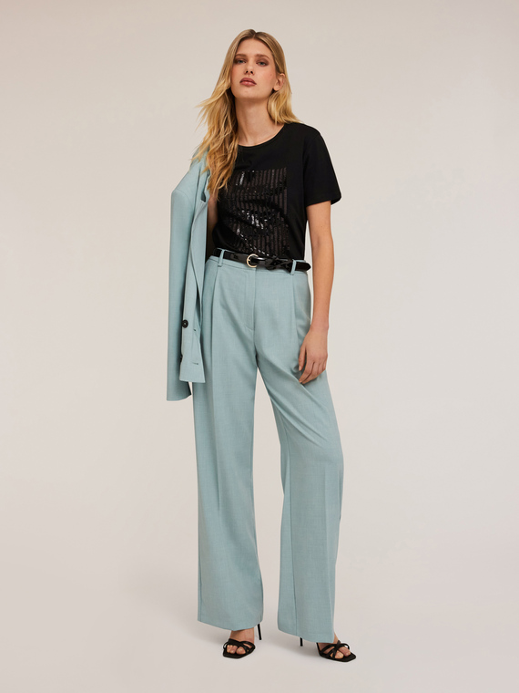T-shirt con paillettes e scritta ricamata