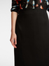 Solid color straight skirt image number 3