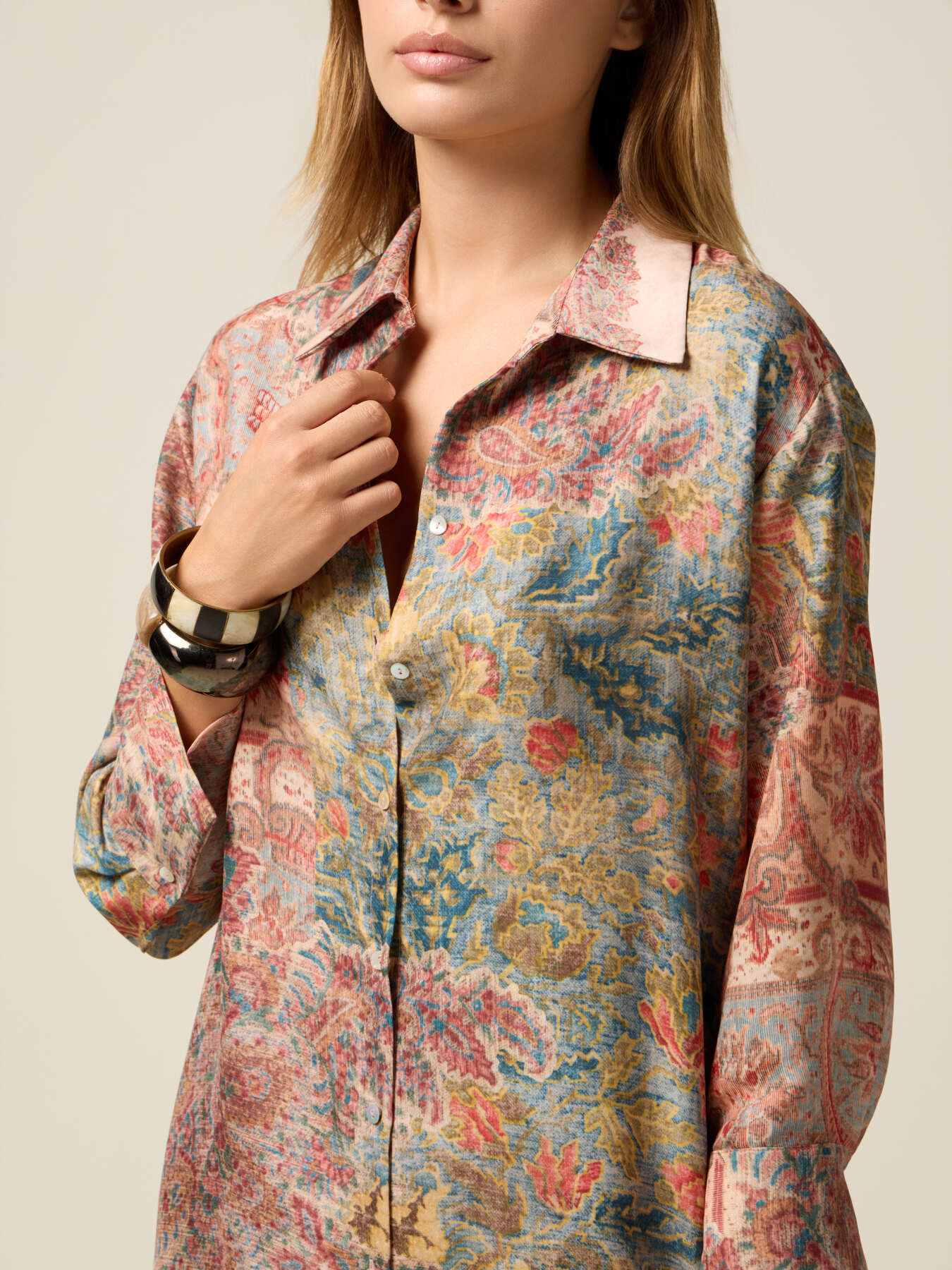 Patterned satin blouse image number 2