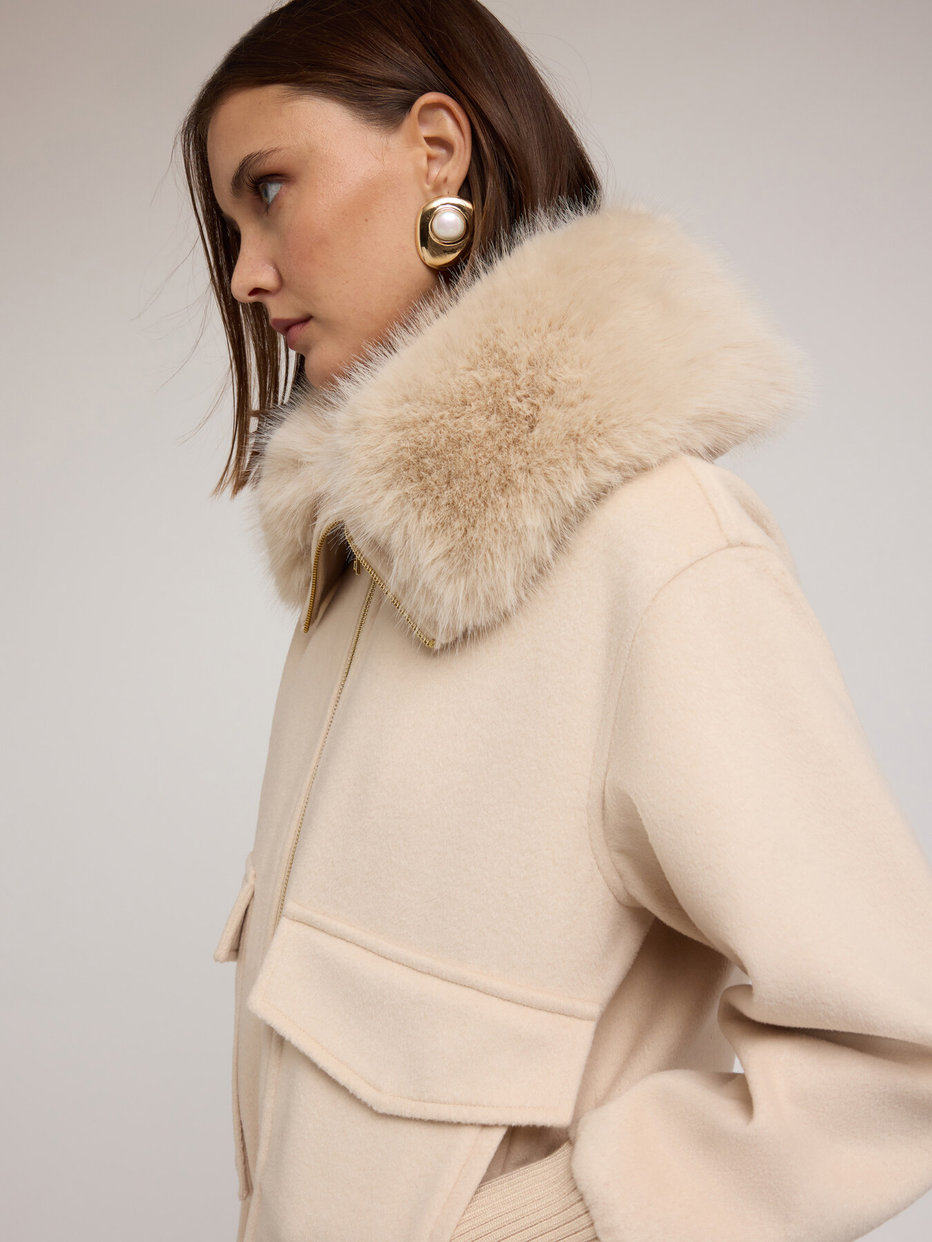 Giaccone in panno misto lana con collo alto image number 3