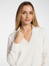 Maglia con scollo a V e colletto image number 3