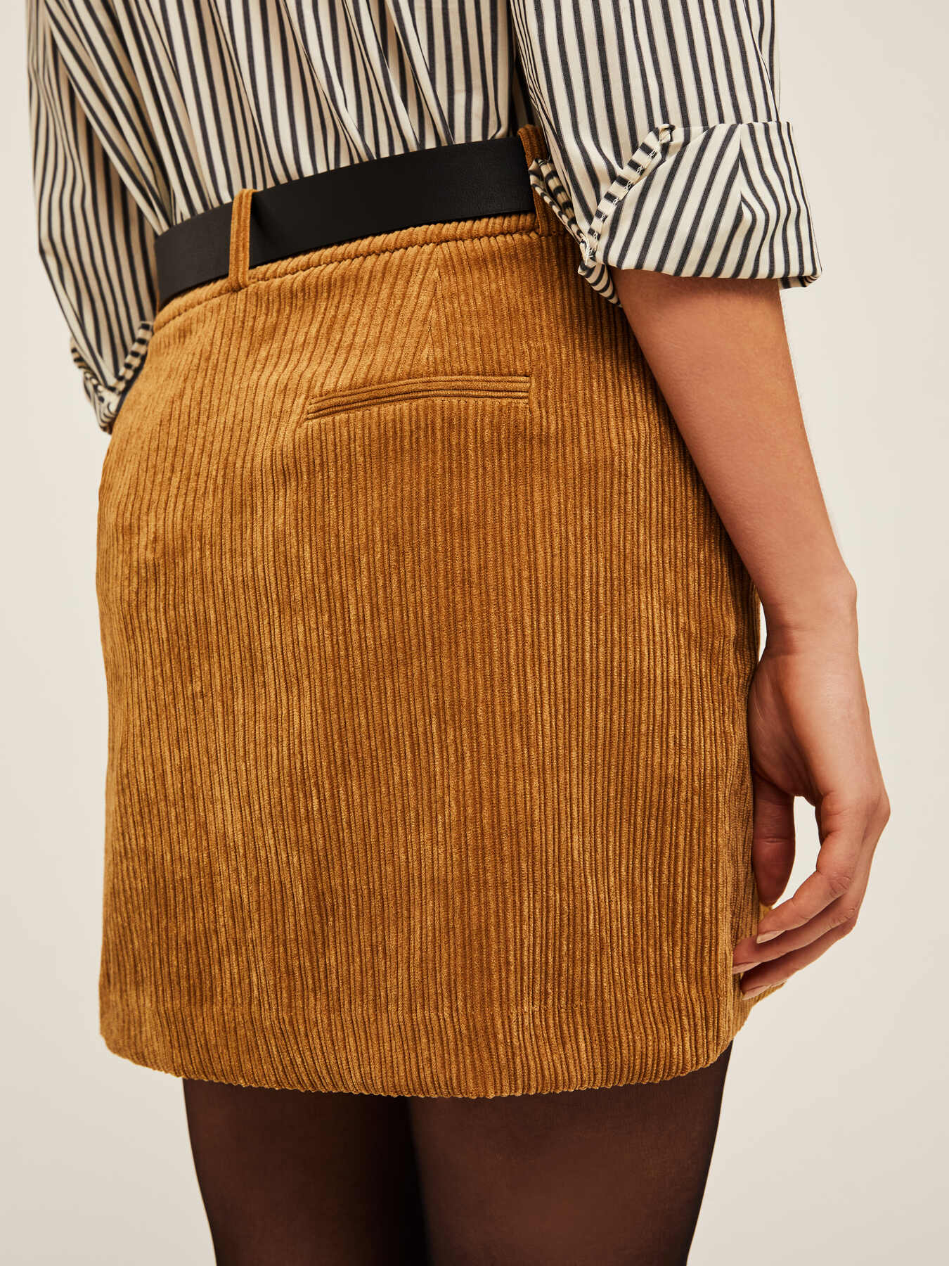Fusta scurta din catifea cu dungi image number 2