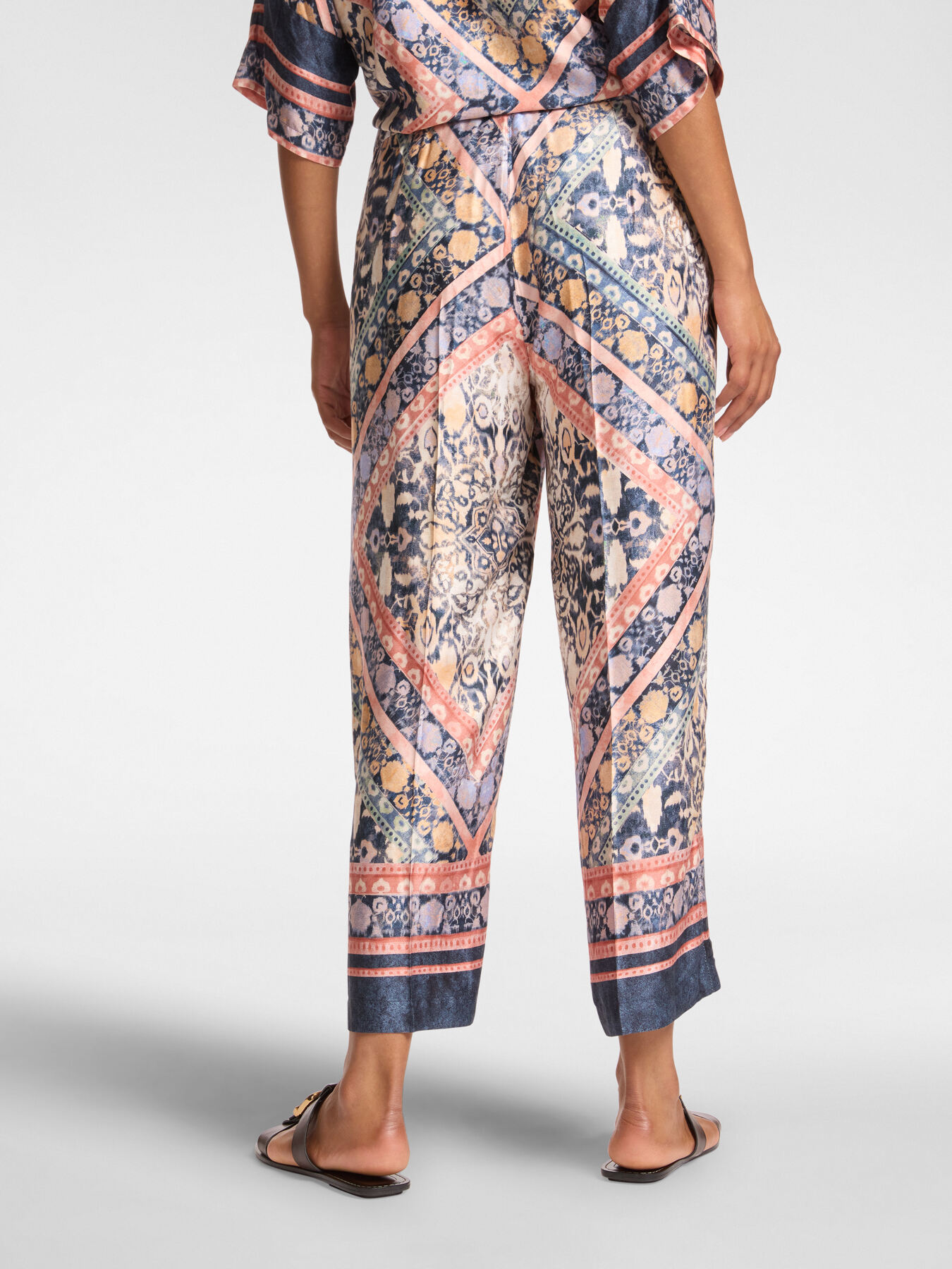 Pantalones cortos estampados image number 1