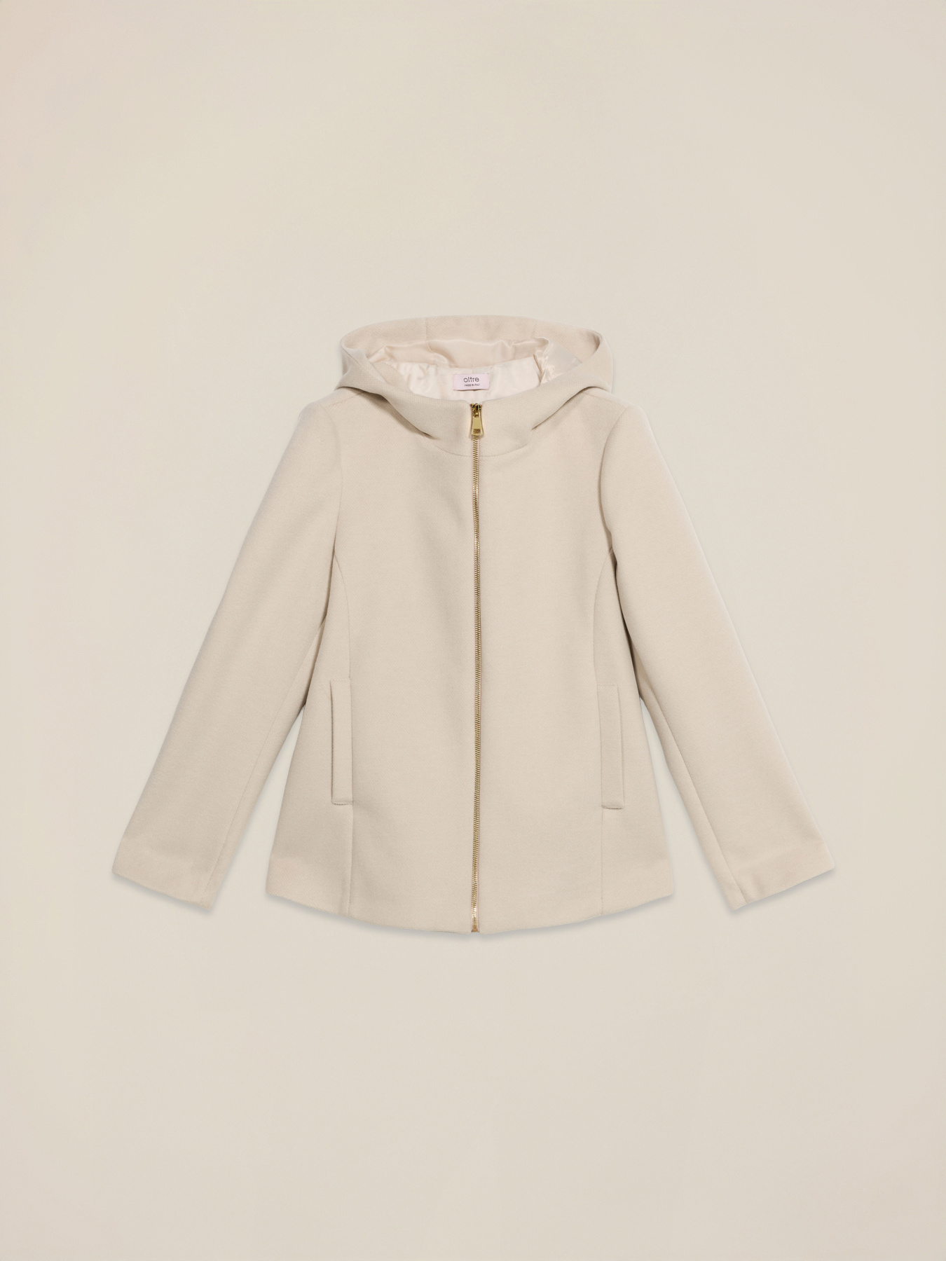 Kurze Jacke mit Kapuze und Reißverschluss image number 3