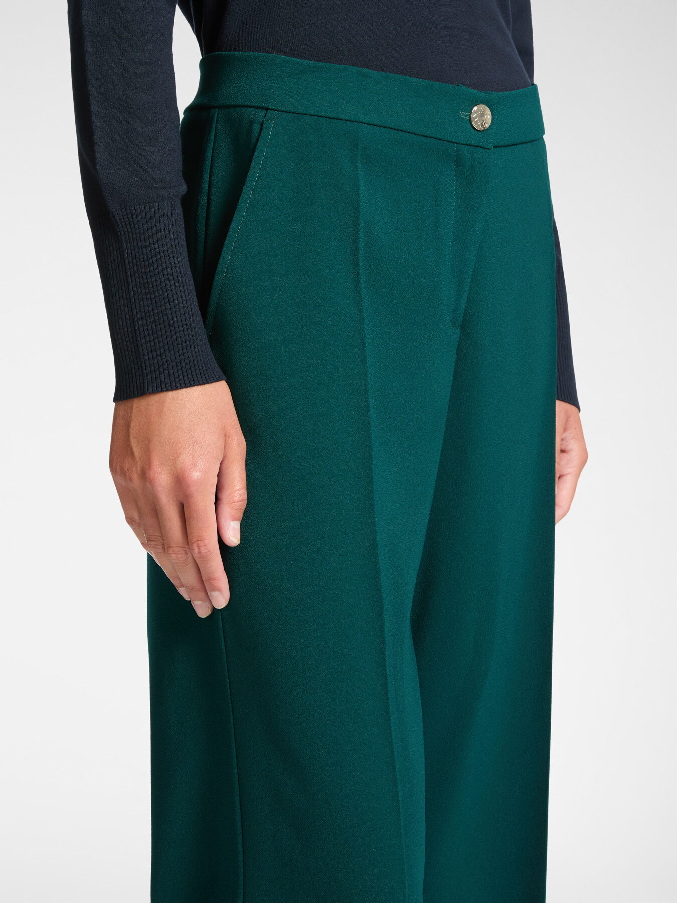 Stretch crepe fabric trousers image number 3