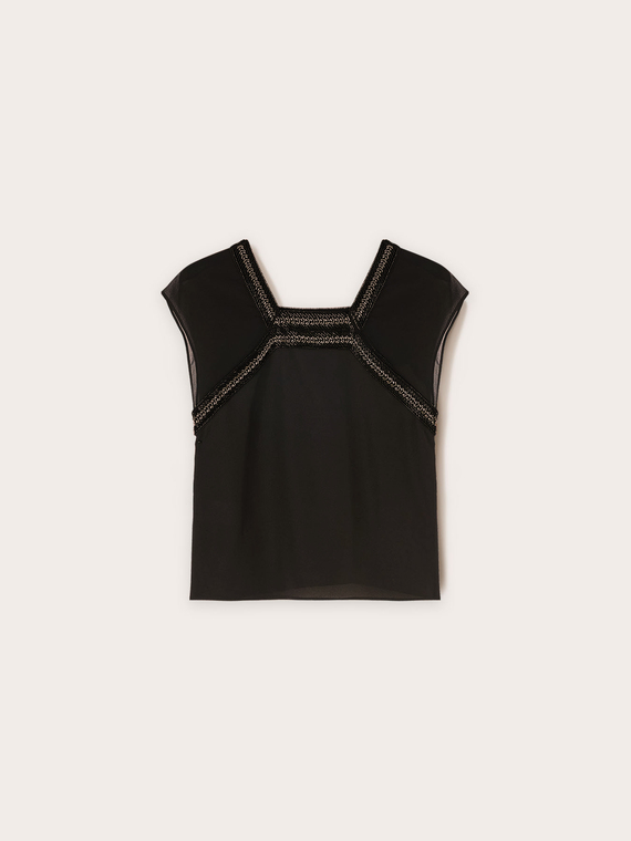 Blusa fluida ricamata