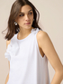 Top de jersey con aplicaciones florales image number 2