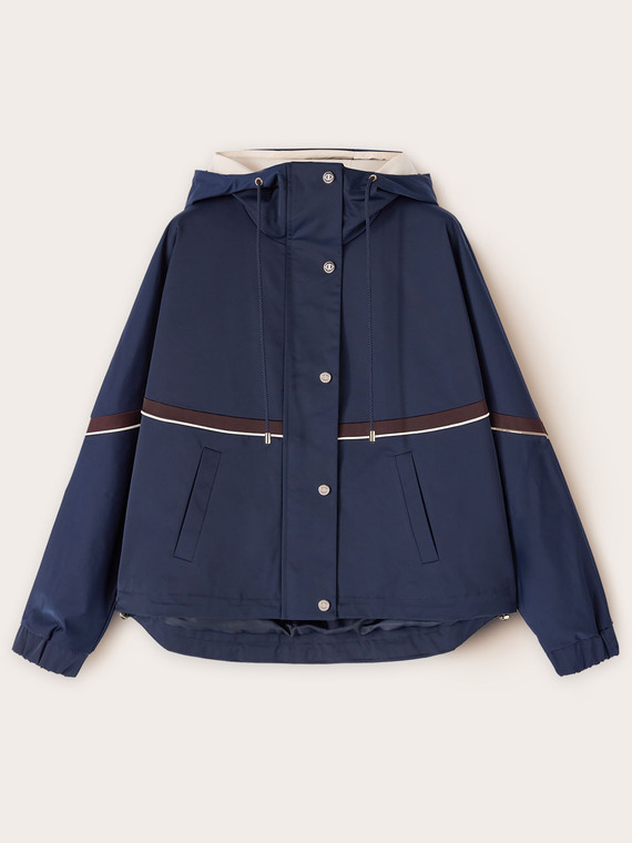 Nylon hooded jacket