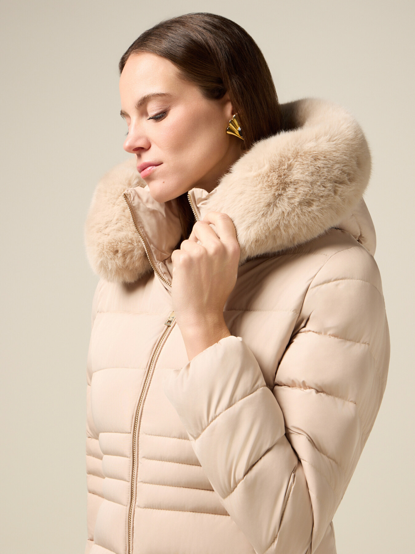 Piumino midi con cappuccio image number 2