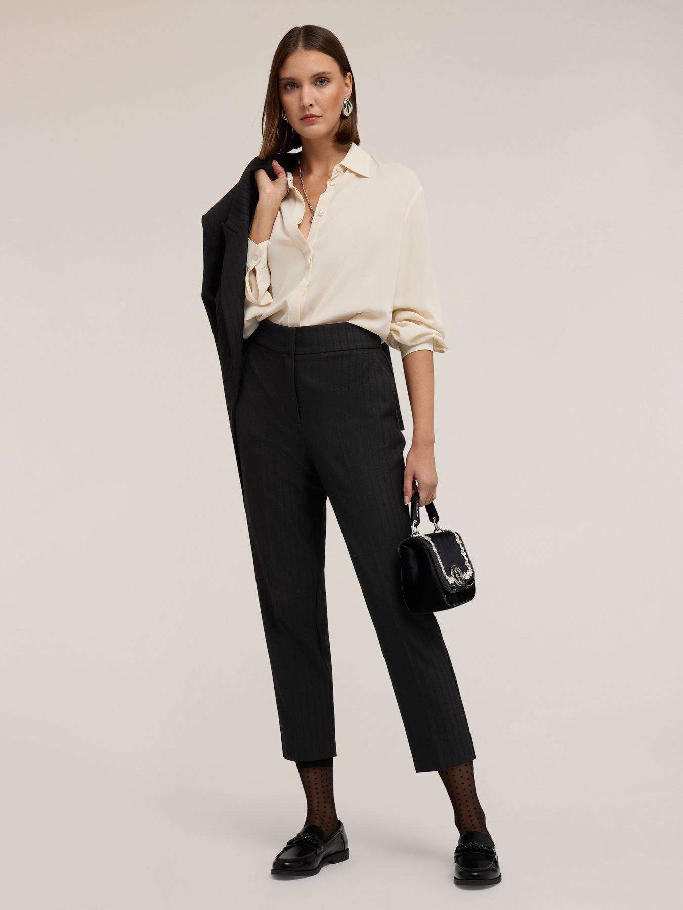 Fließendes Hemd mit Knopfleiste am Rücken image number 0