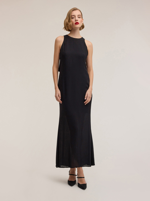 Long dress with back cut-out