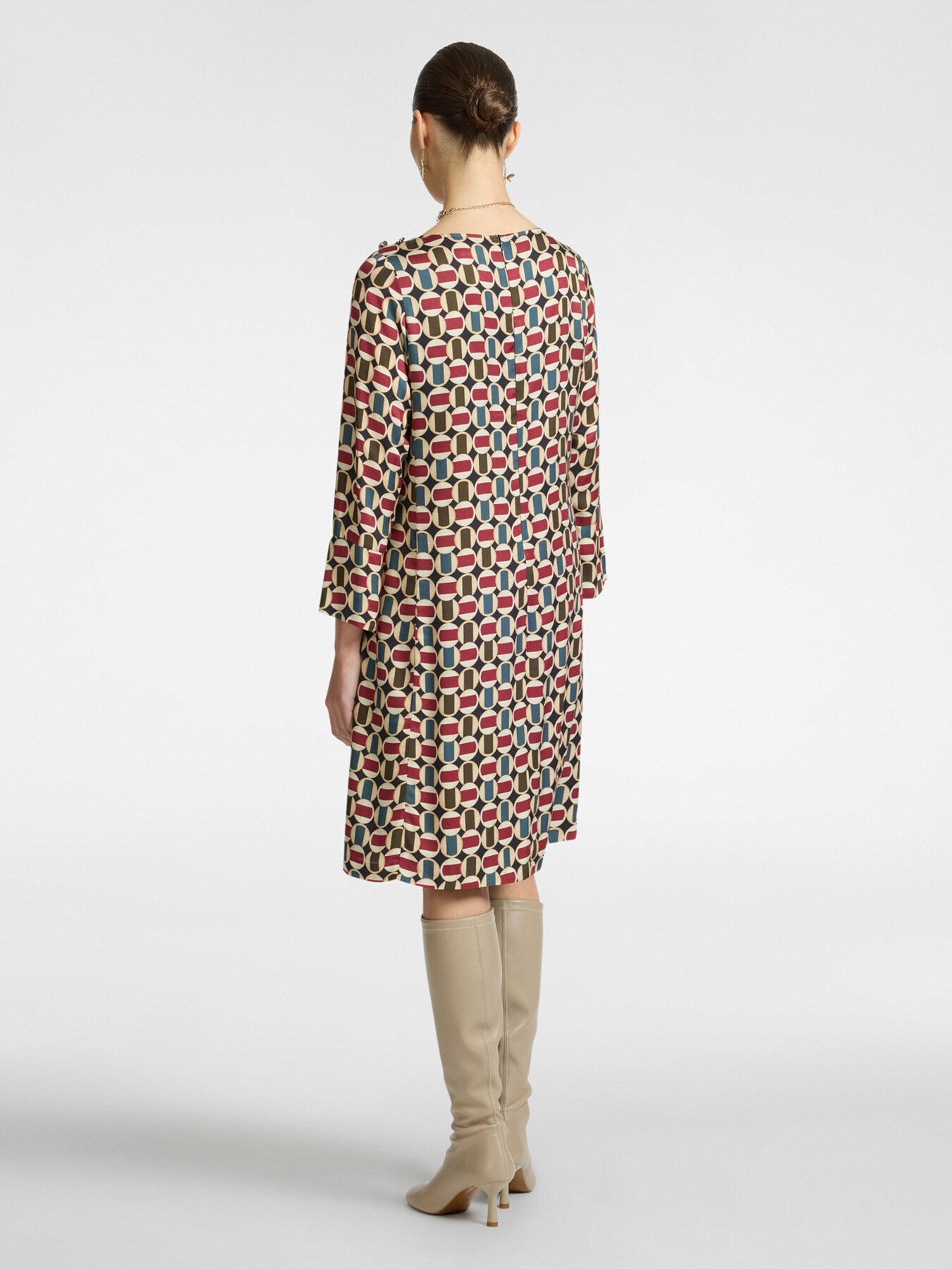 Robe &agrave; imprim&eacute; g&eacute;om&eacute;trique image number 1