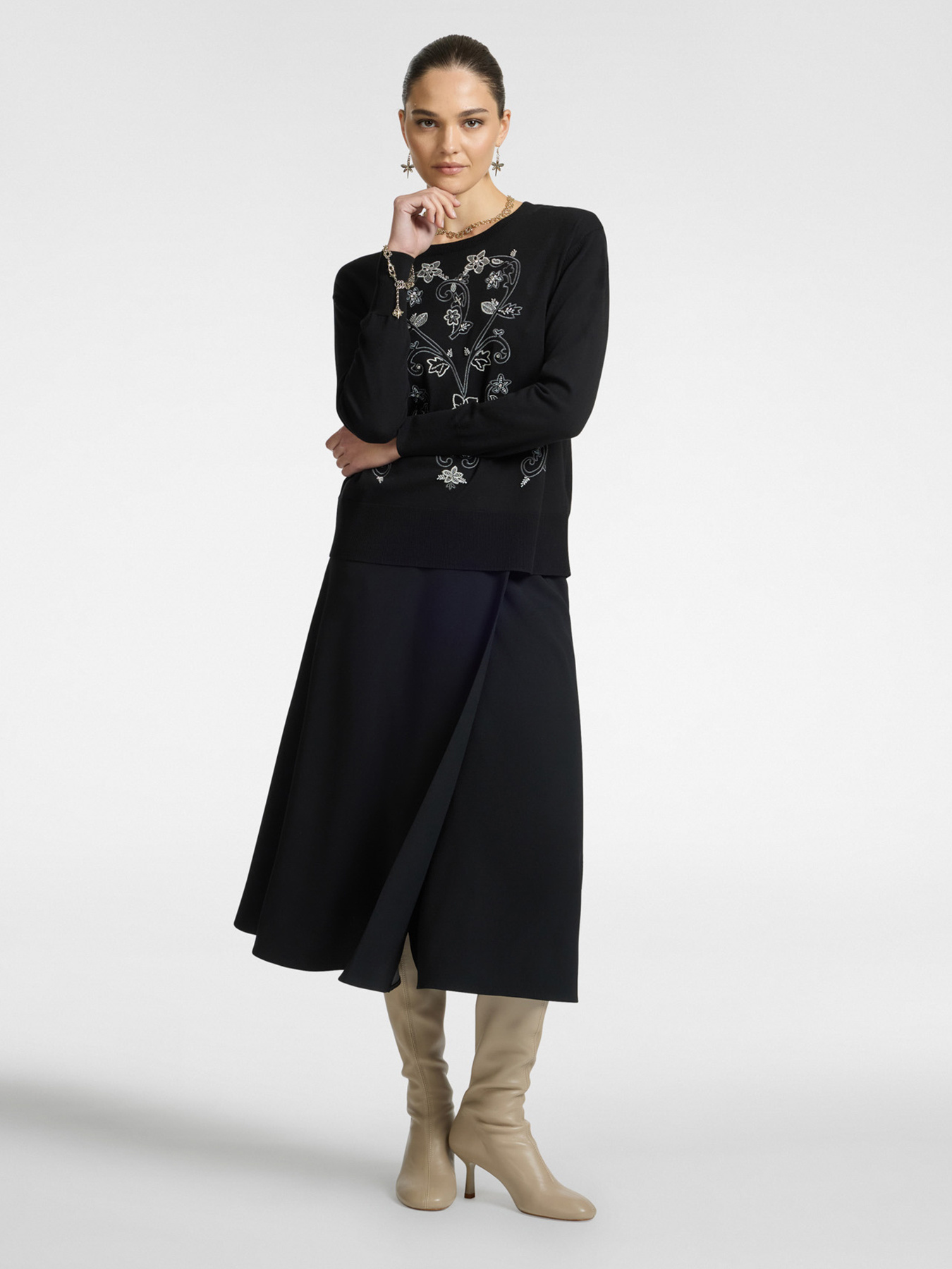 Embroidered shirt image number 2