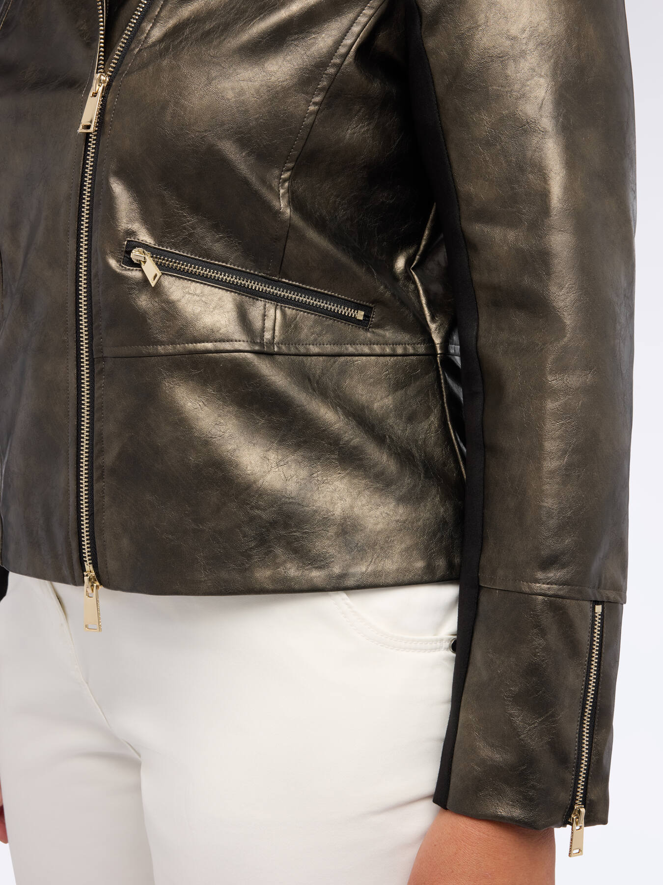 Bikerjacke mit Stretcheinsätzen image number 4