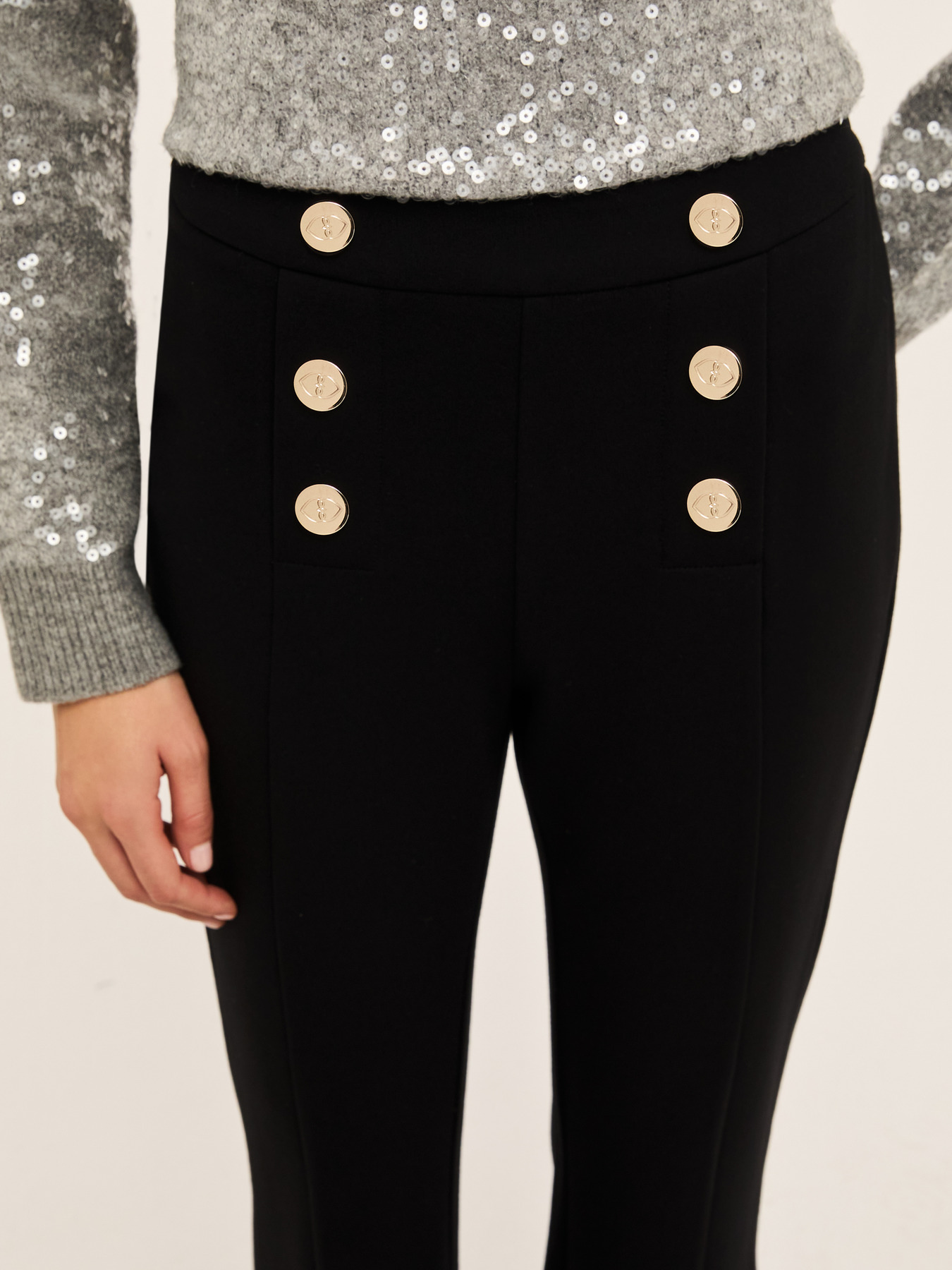 Pantalon flare en maille Milano avec détail de boutons image number 0