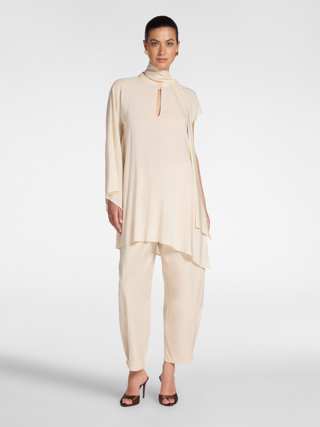 Blusa lunga asimmetrica con fusciacca image number 2