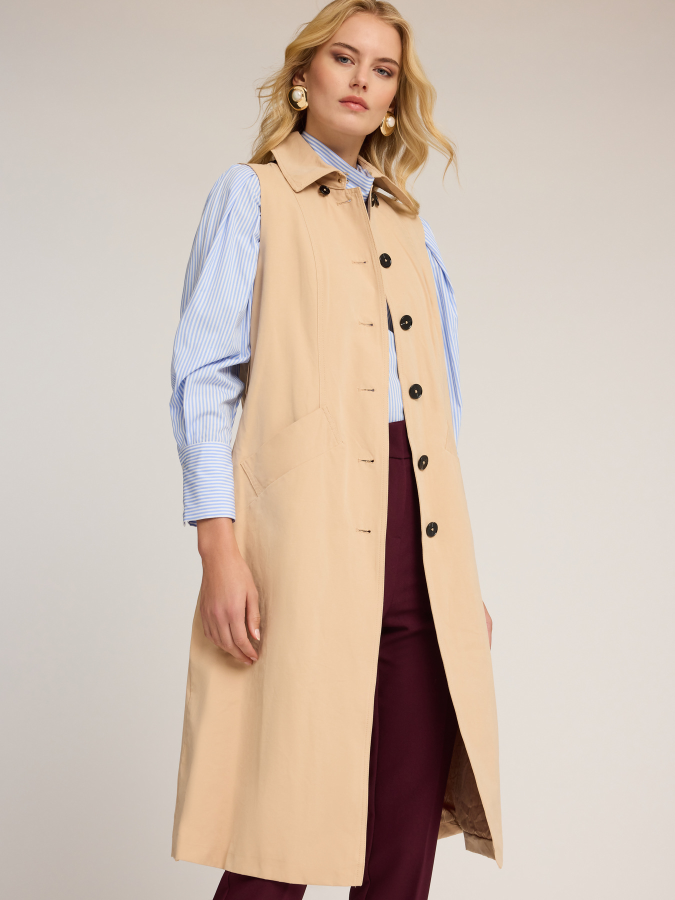 Trench en tissu technique avec manches amovibles image number 3