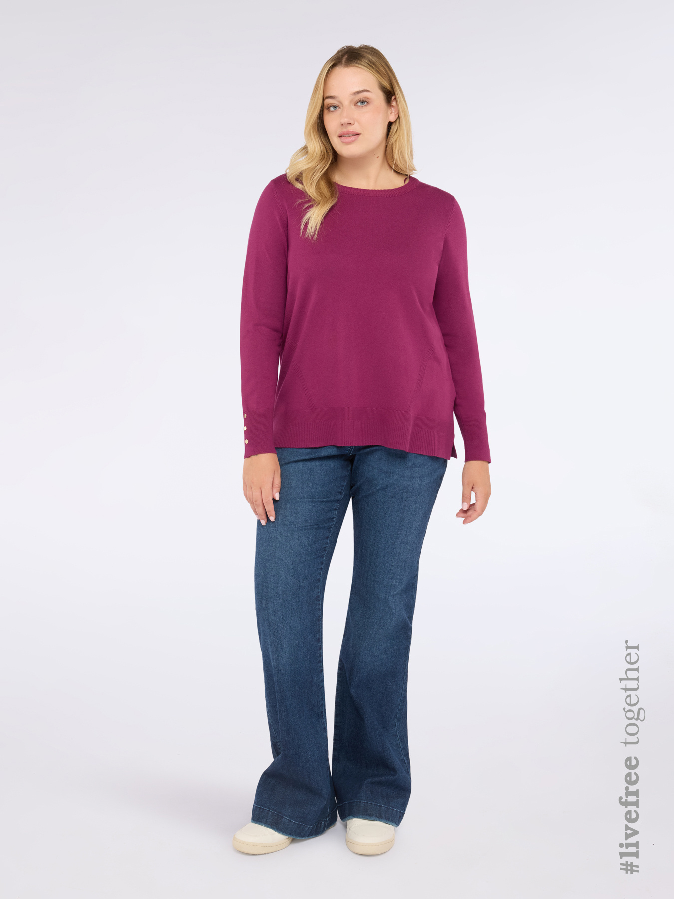 Pullover mit Rundhalsausschnitt und Knöpfen an den Manschetten image number 0