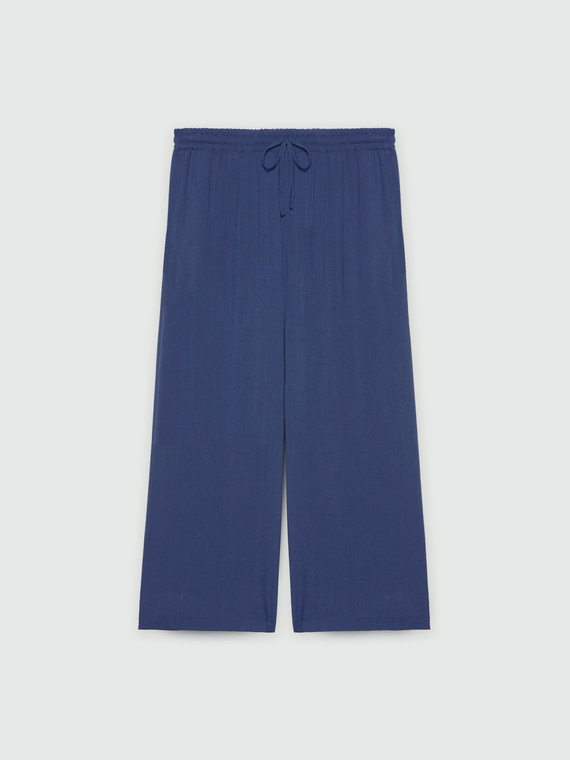 Wide cropped trousers